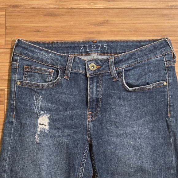 Zara Distressed Blue Jeans - Picture 2 of 5
